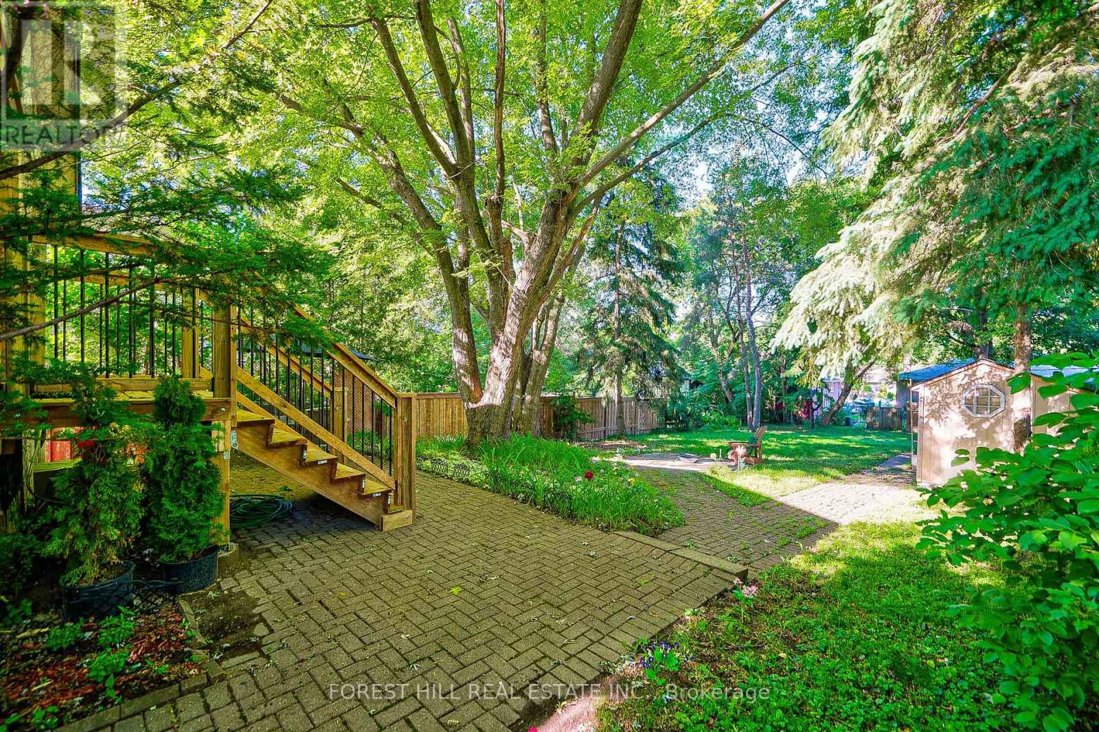60 HILLVIEW DRIVE - 26