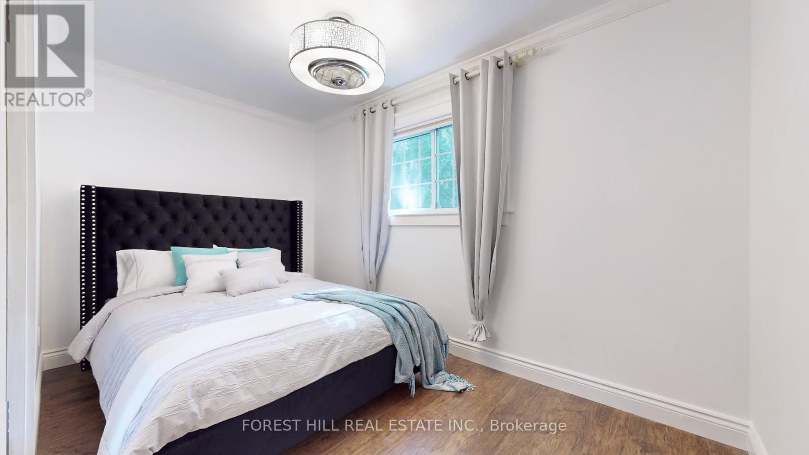 60 HILLVIEW DRIVE - 9