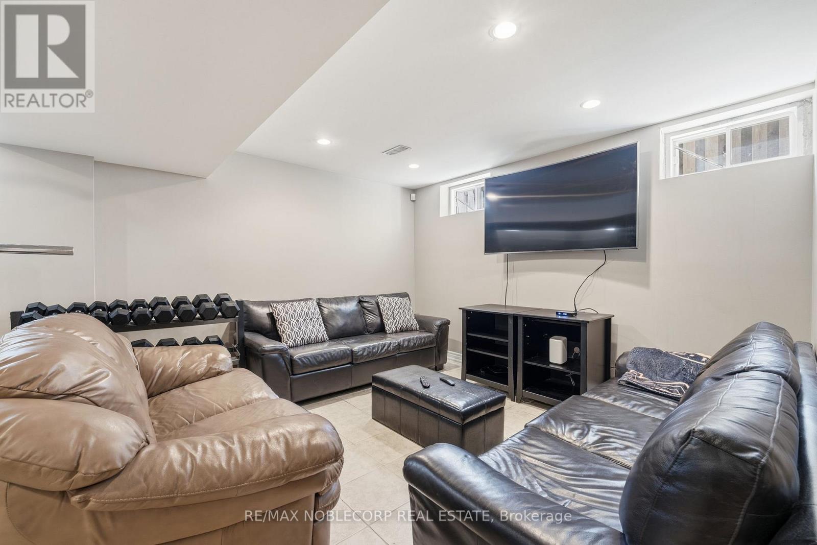 67 FOREST FOUNTAIN DRIVE - 35