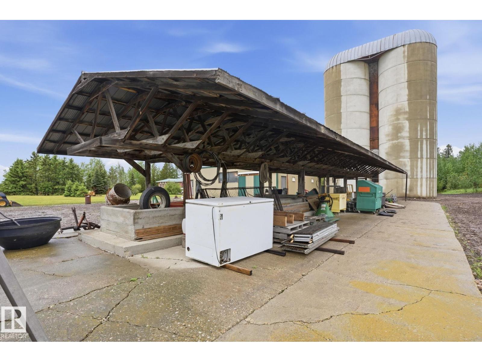 1307 TWP ROAD 510 - 40