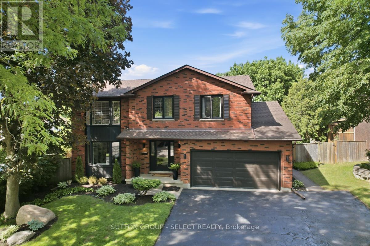 8 SOMERSET CRESCENT - 1