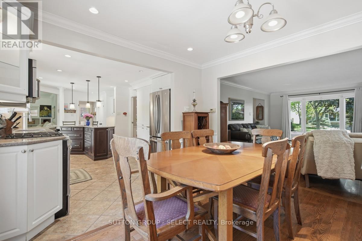 8 SOMERSET CRESCENT - 10