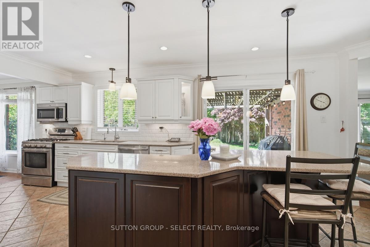 8 SOMERSET CRESCENT - 14