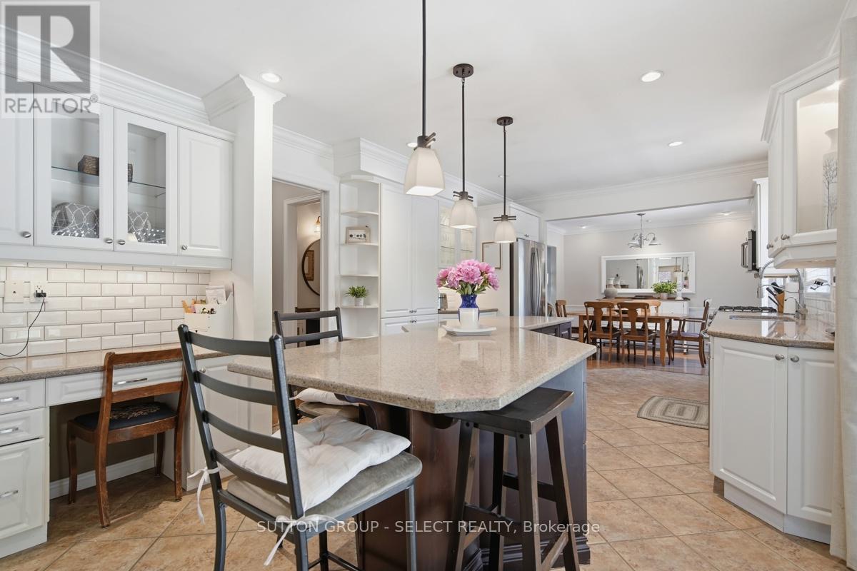 8 SOMERSET CRESCENT - 15
