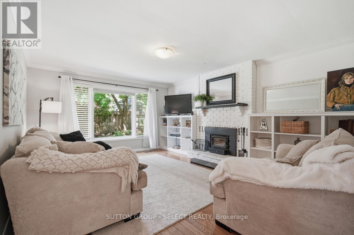 8 SOMERSET CRESCENT - 16