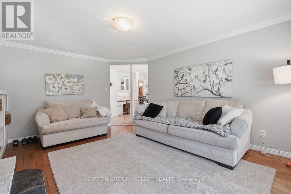 8 SOMERSET CRESCENT - 17