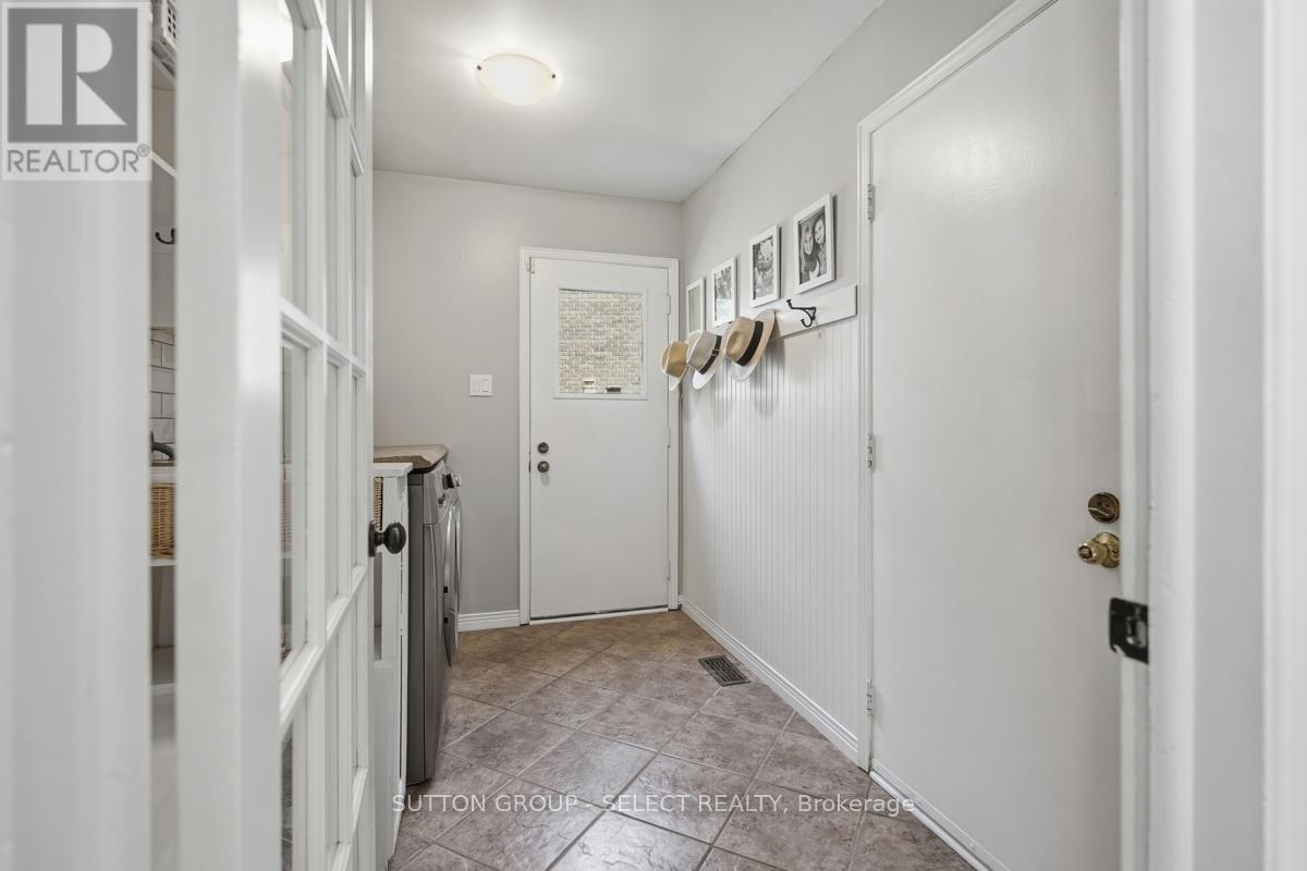 8 SOMERSET CRESCENT - 19
