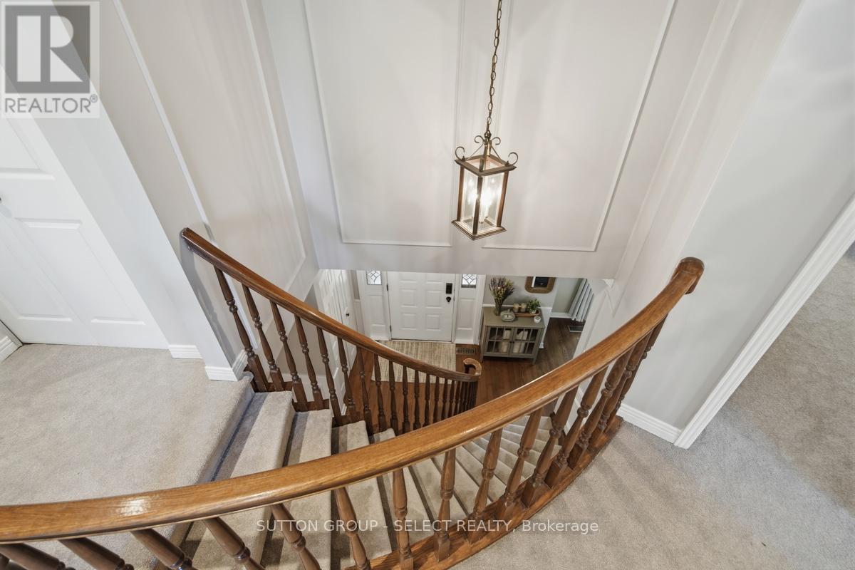 8 SOMERSET CRESCENT - 23