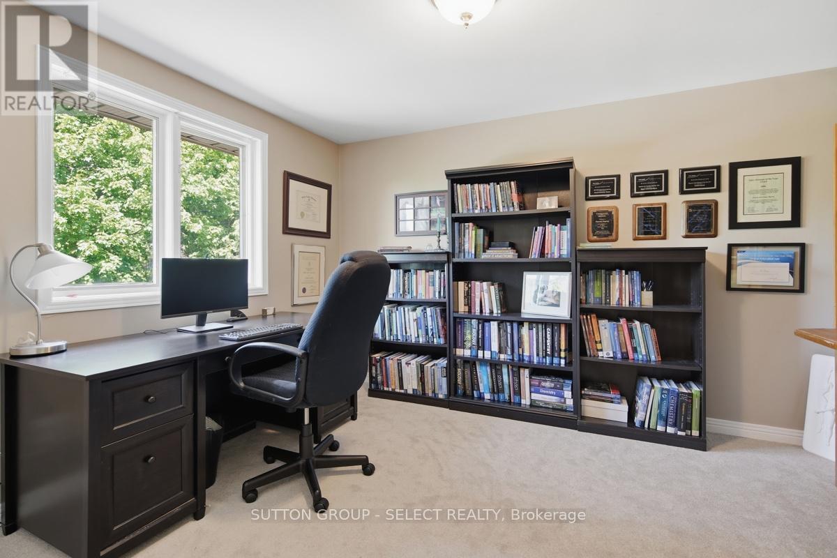 8 SOMERSET CRESCENT - 28