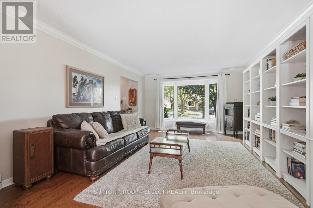 8 SOMERSET CRESCENT - 7