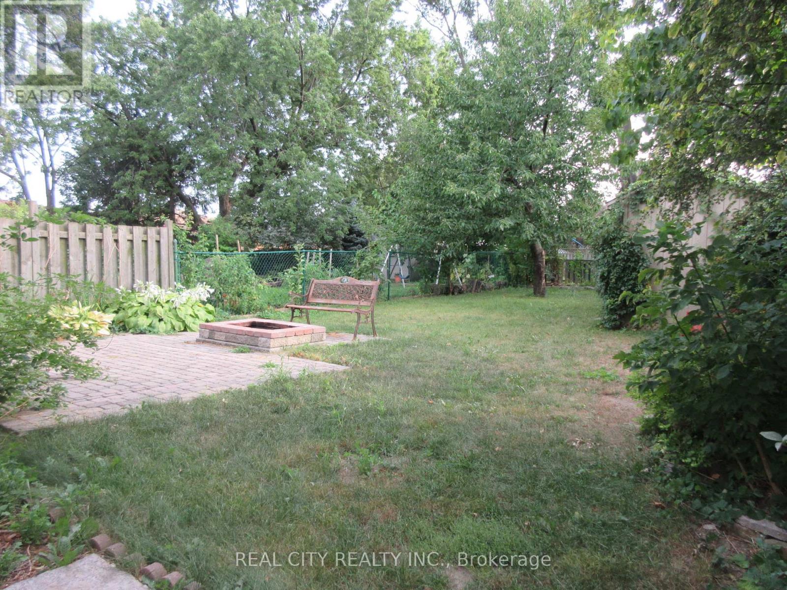 2290 DELKUS CRESCENT - 13