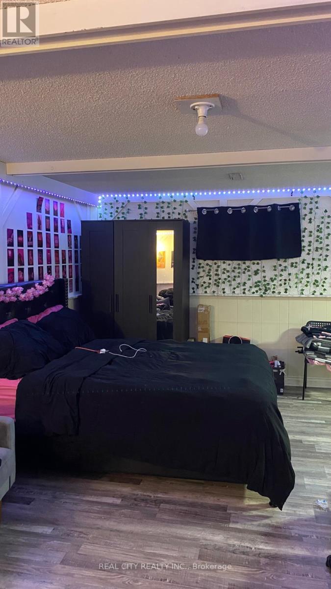2290 DELKUS CRESCENT - 22