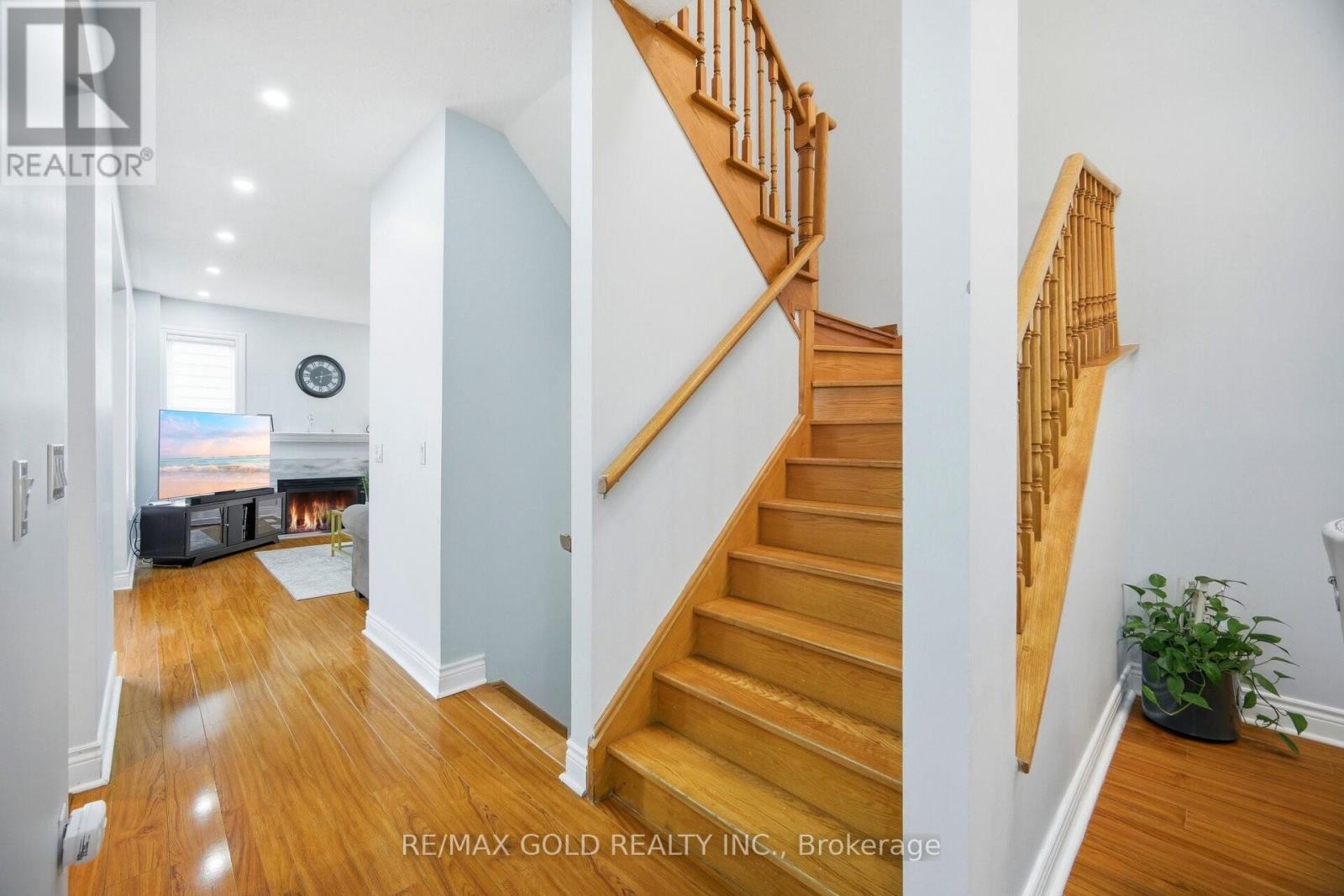 10 INWOOD PLACE - 12