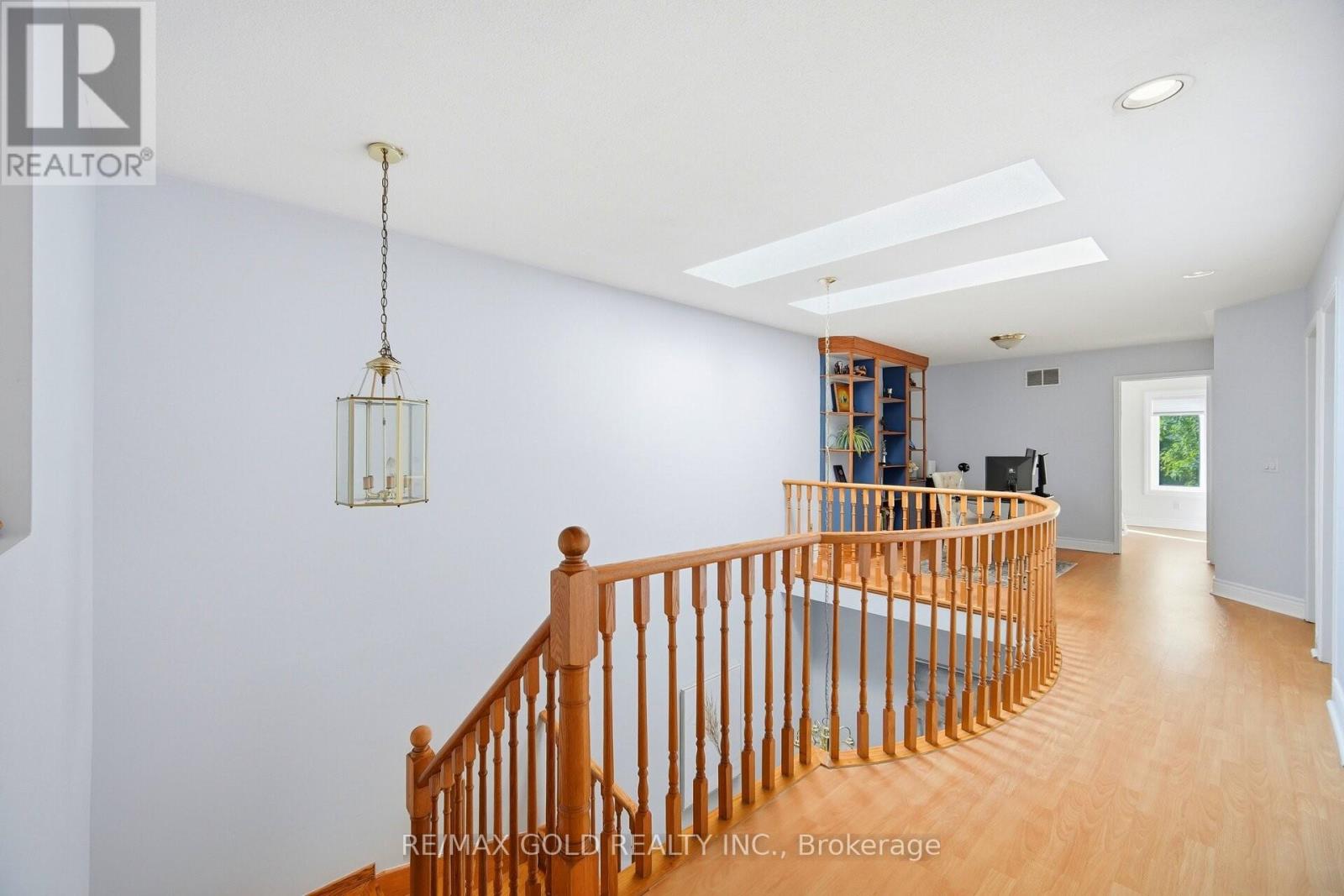 10 INWOOD PLACE - 13