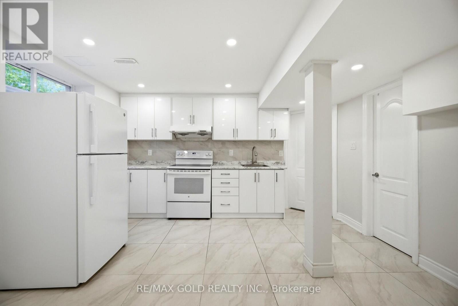 10 INWOOD PLACE - 23