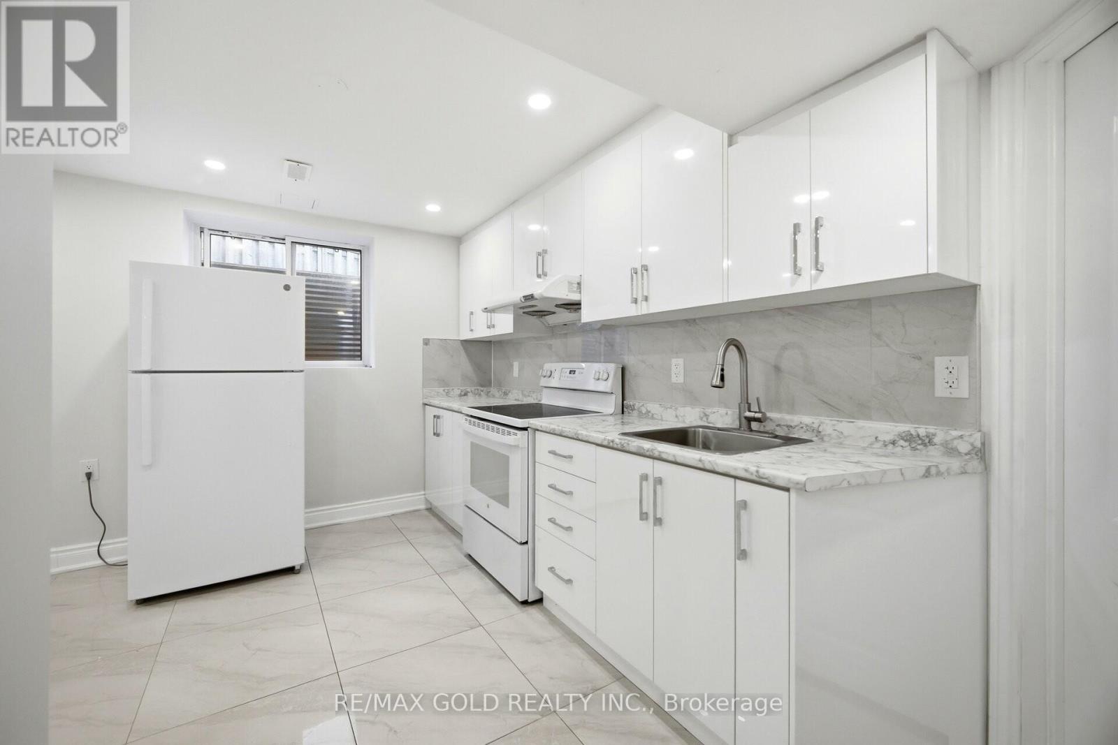 10 INWOOD PLACE - 24