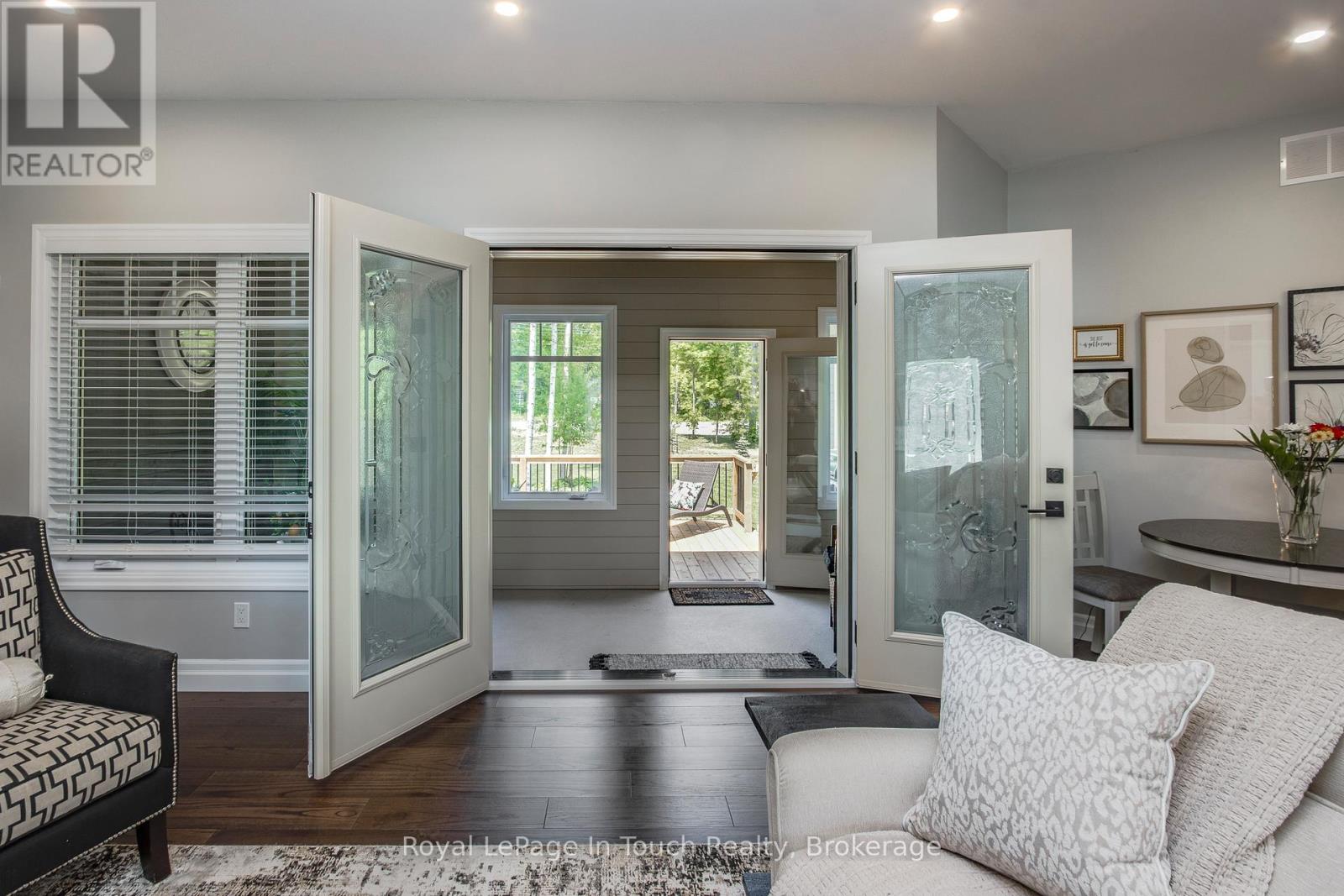55 BEAUFORT CRESCENT - 15