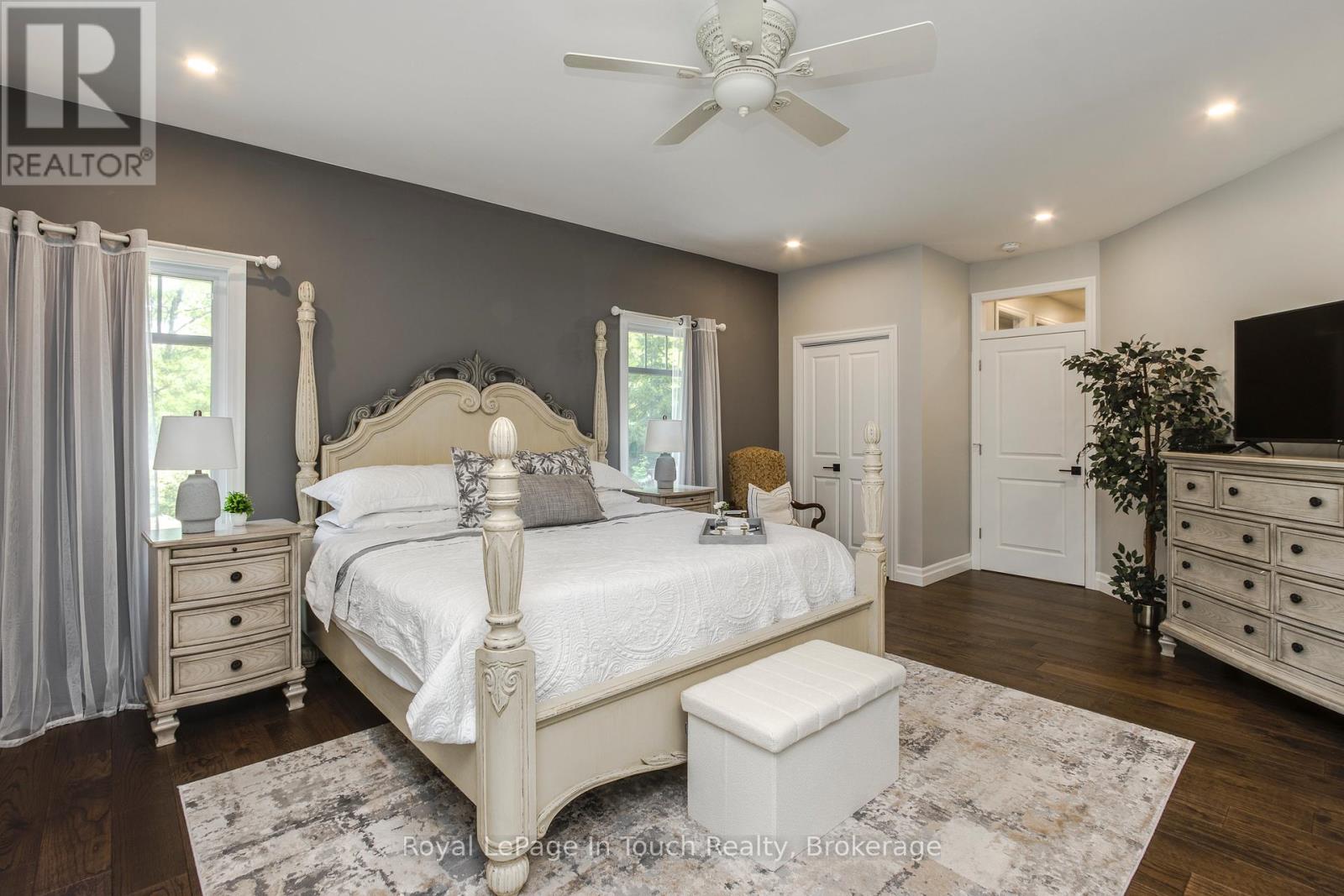 55 BEAUFORT CRESCENT - 19