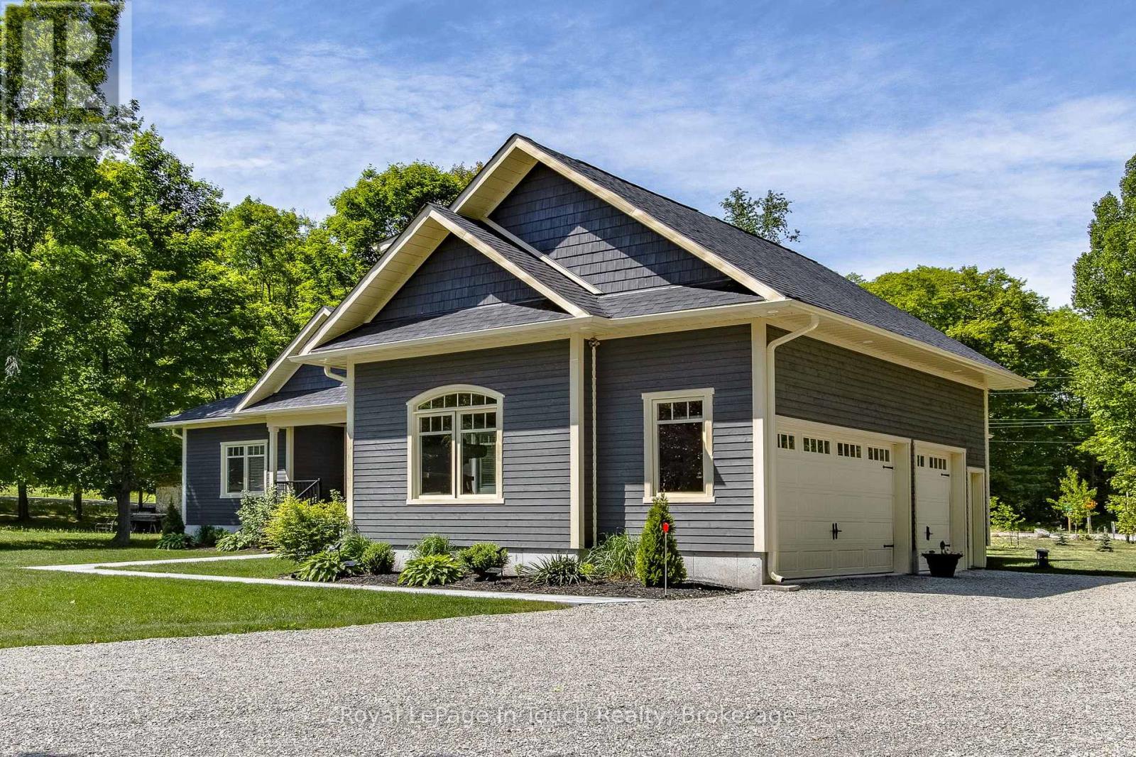 55 BEAUFORT CRESCENT - 2