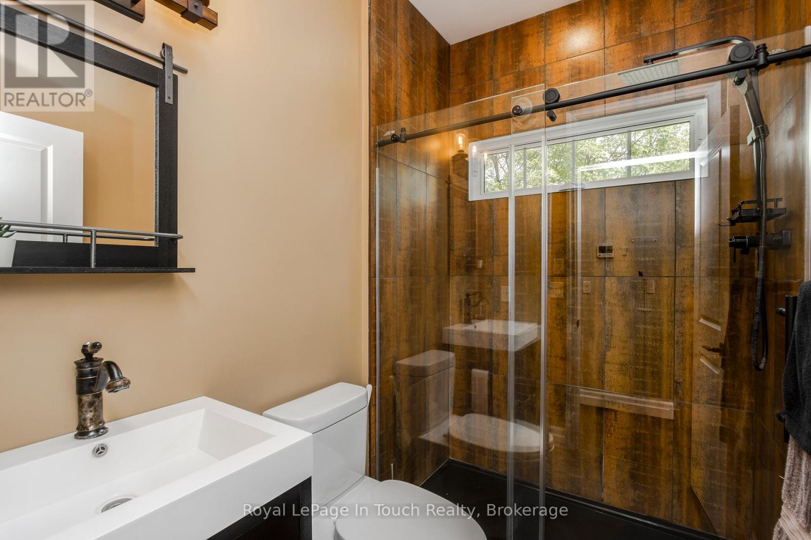 55 BEAUFORT CRESCENT - 22