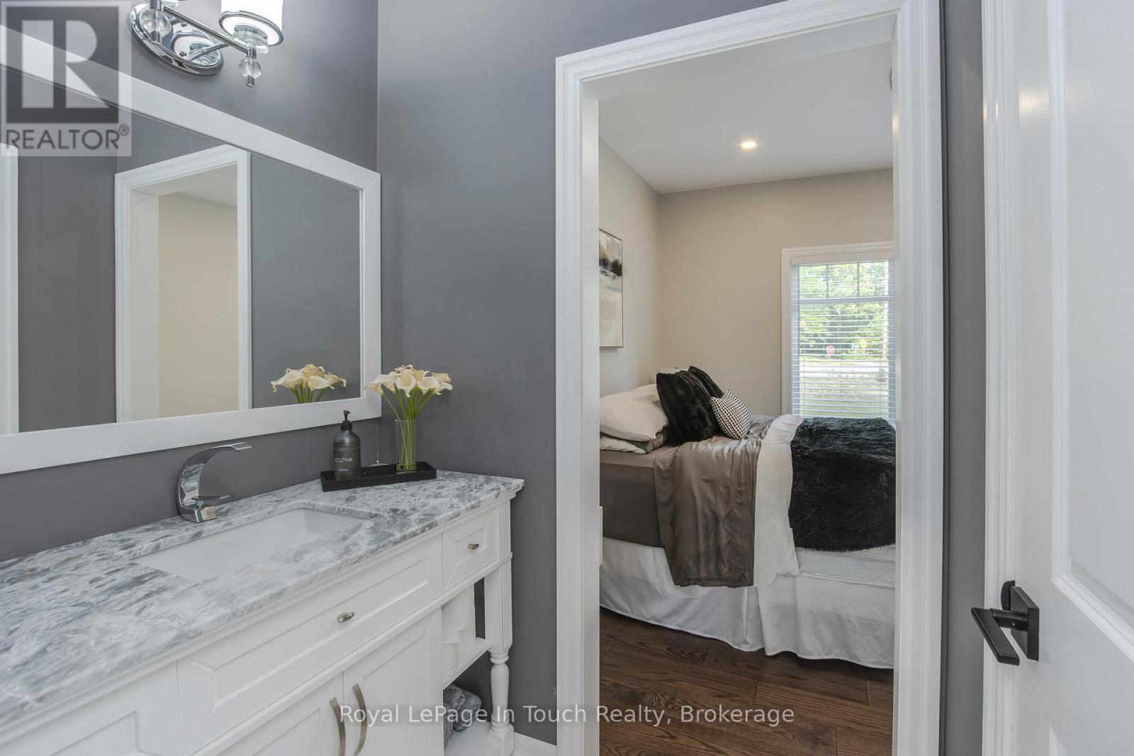 55 BEAUFORT CRESCENT - 26