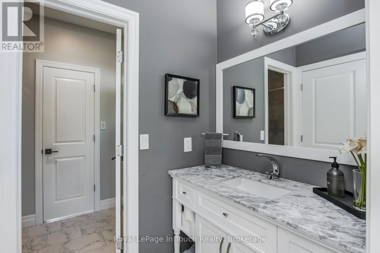 55 BEAUFORT CRESCENT - 29