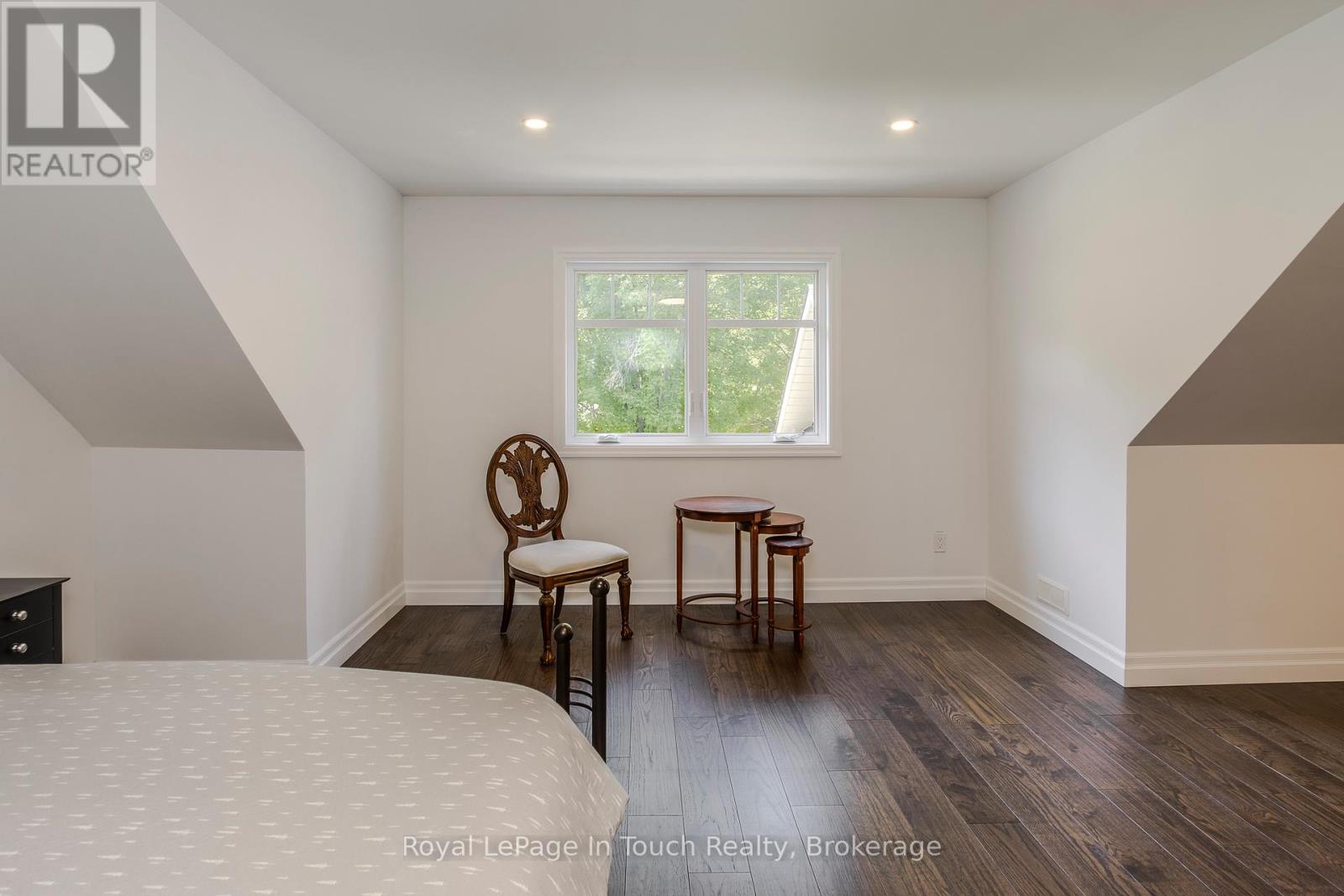 55 BEAUFORT CRESCENT - 35