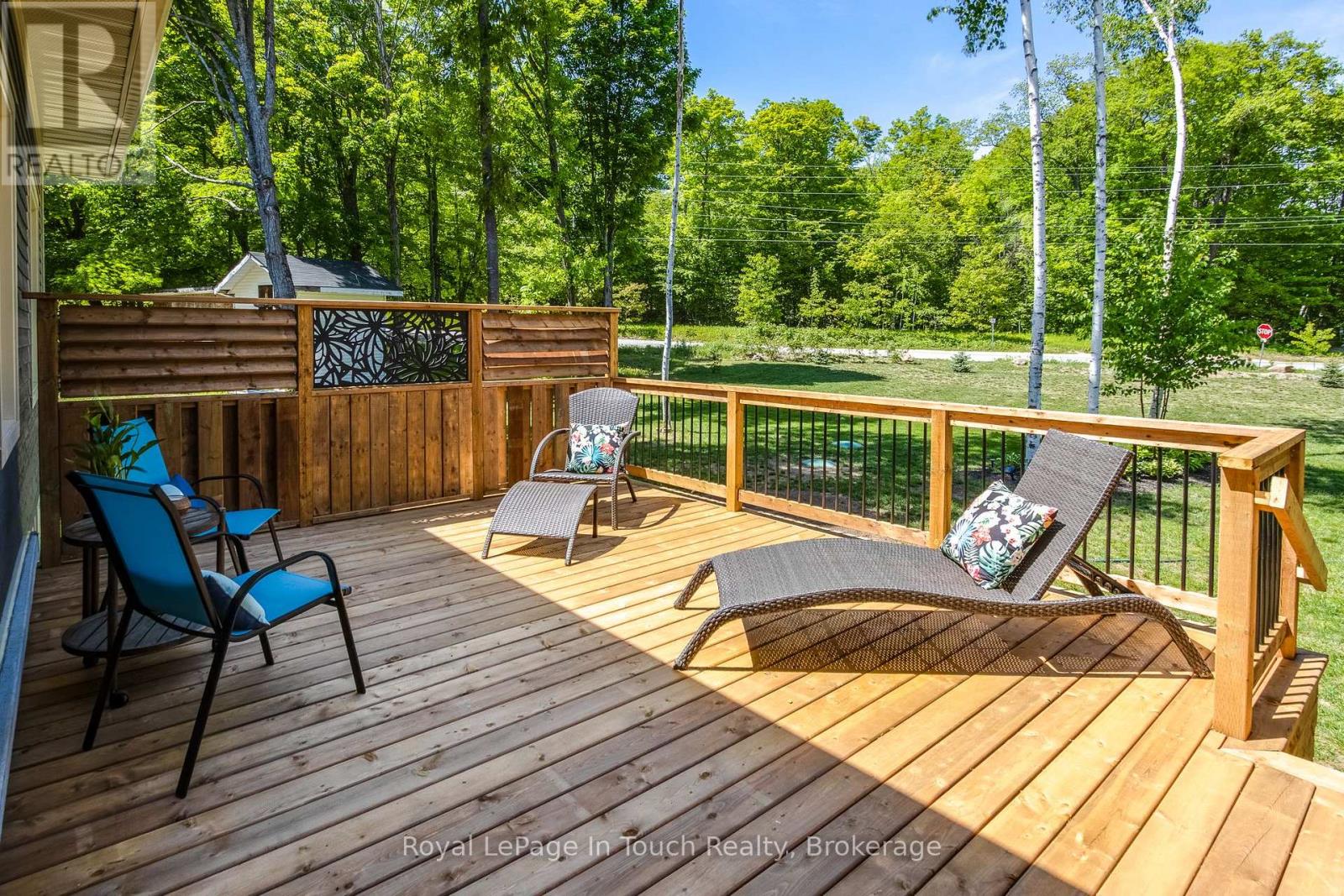 55 BEAUFORT CRESCENT - 38
