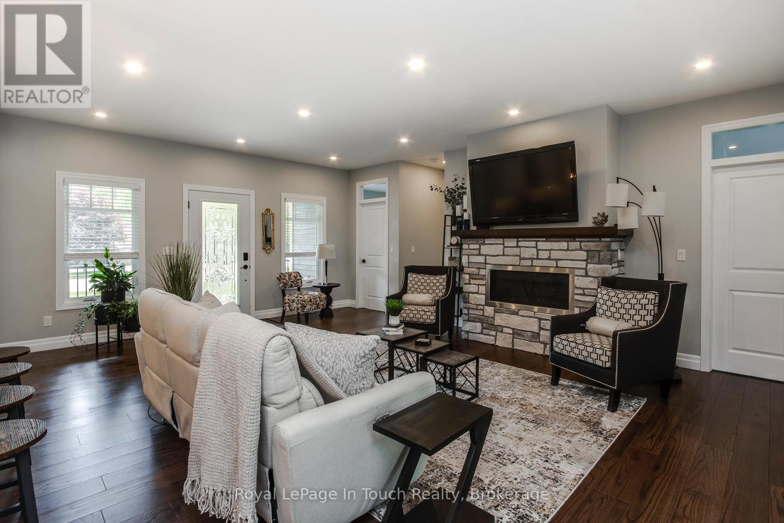55 BEAUFORT CRESCENT - 7