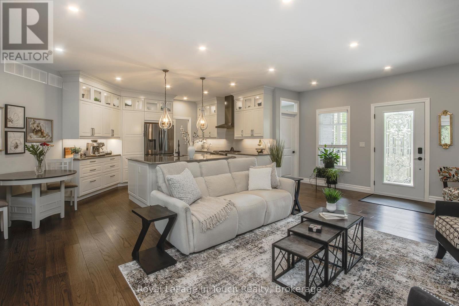 55 BEAUFORT CRESCENT - 9
