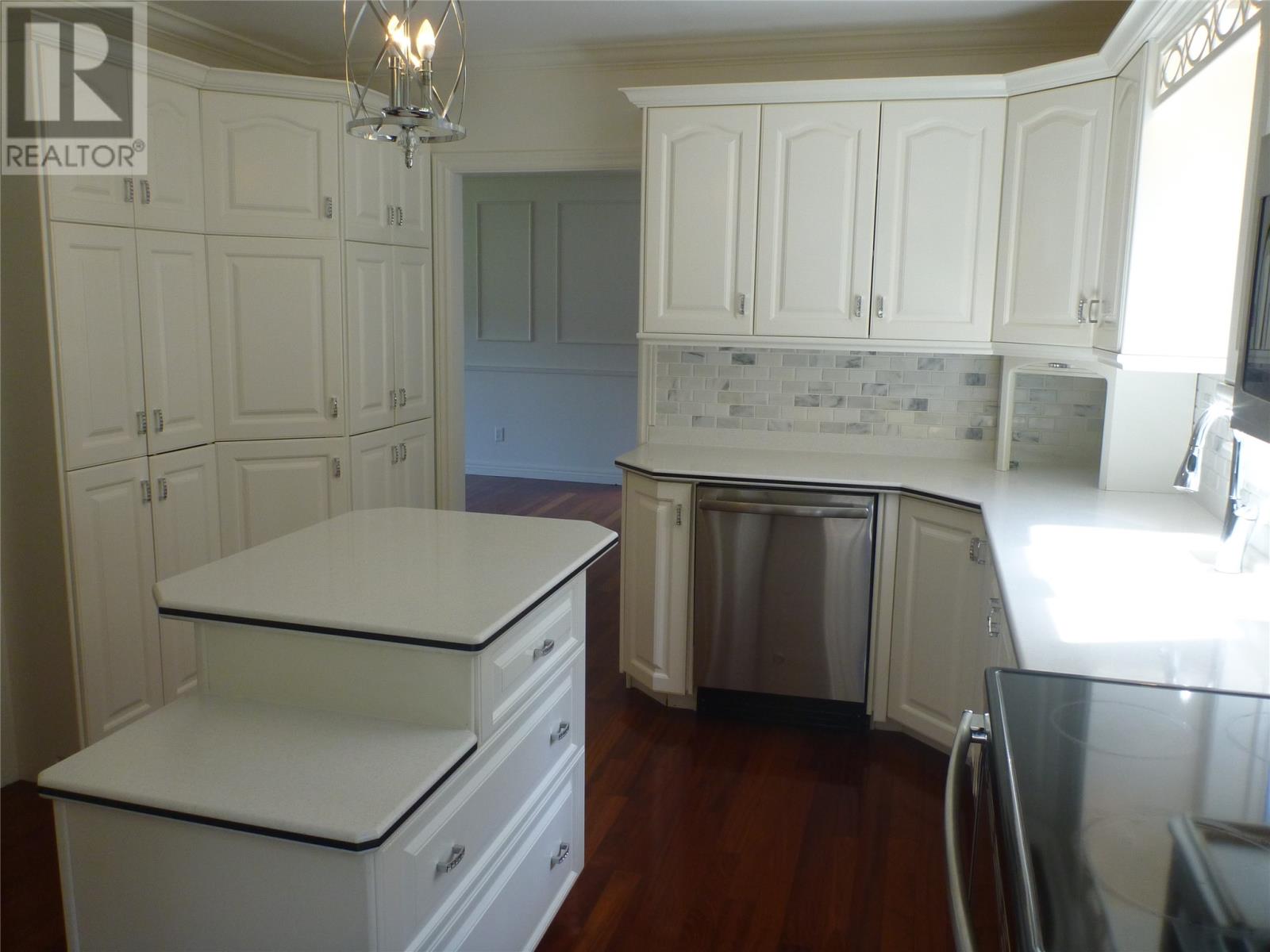 33 Pondside Road - 10