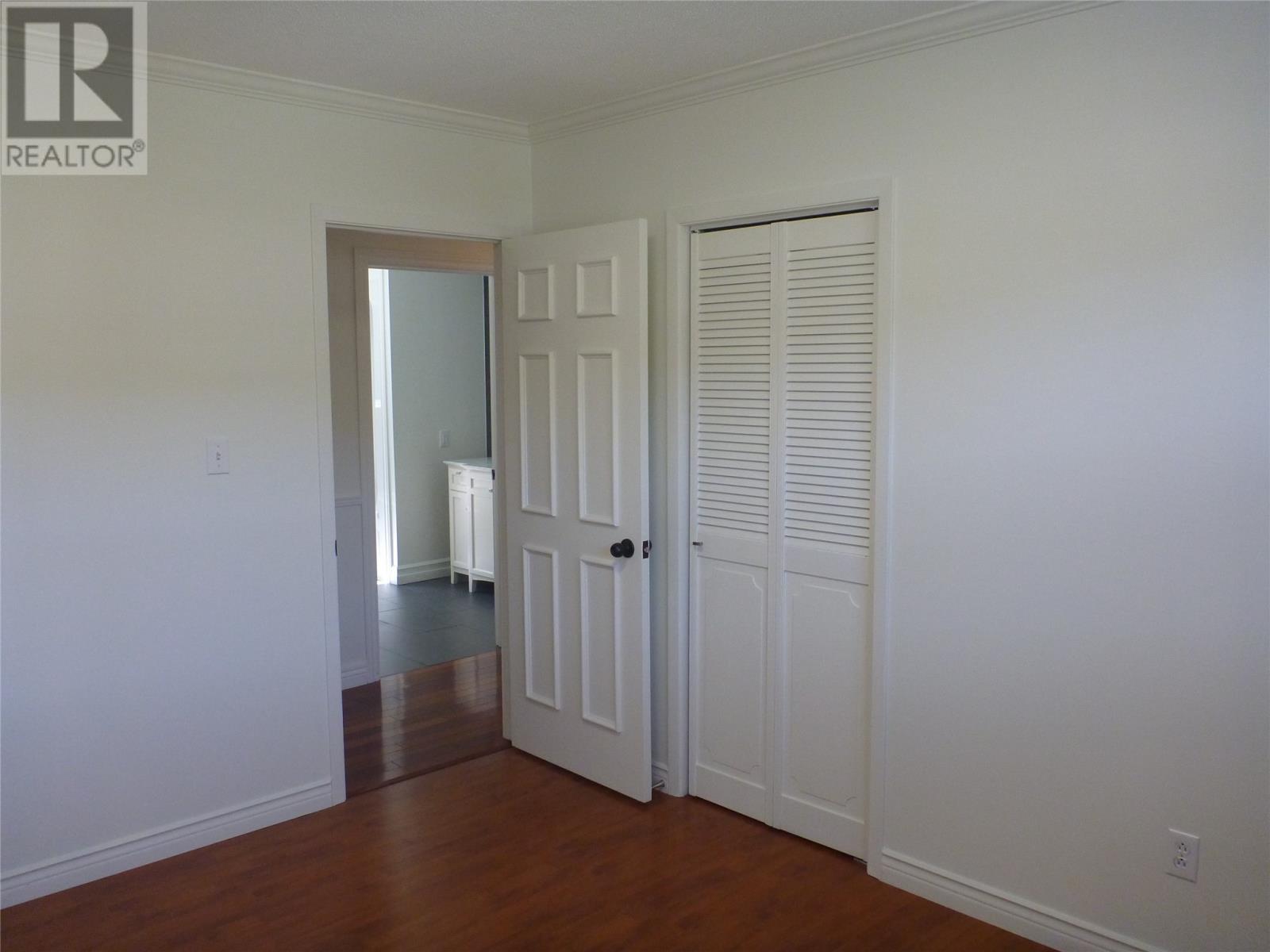33 Pondside Road - 12