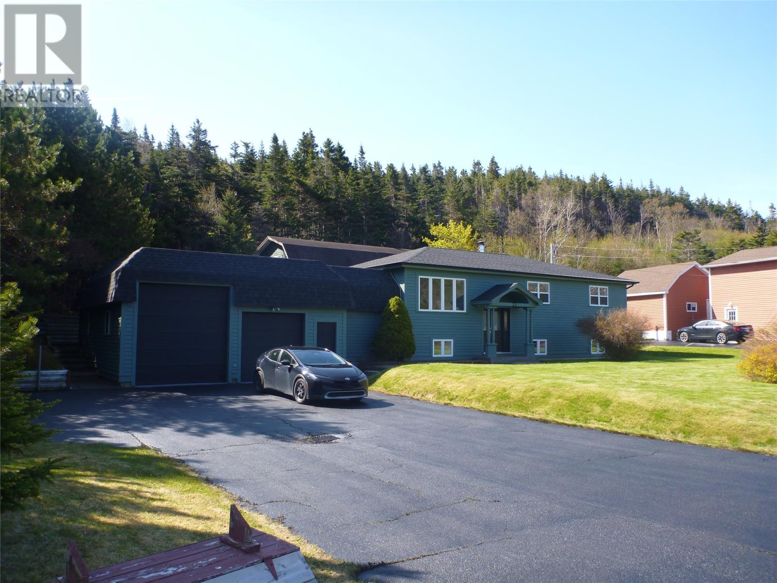 33 Pondside Road - 1