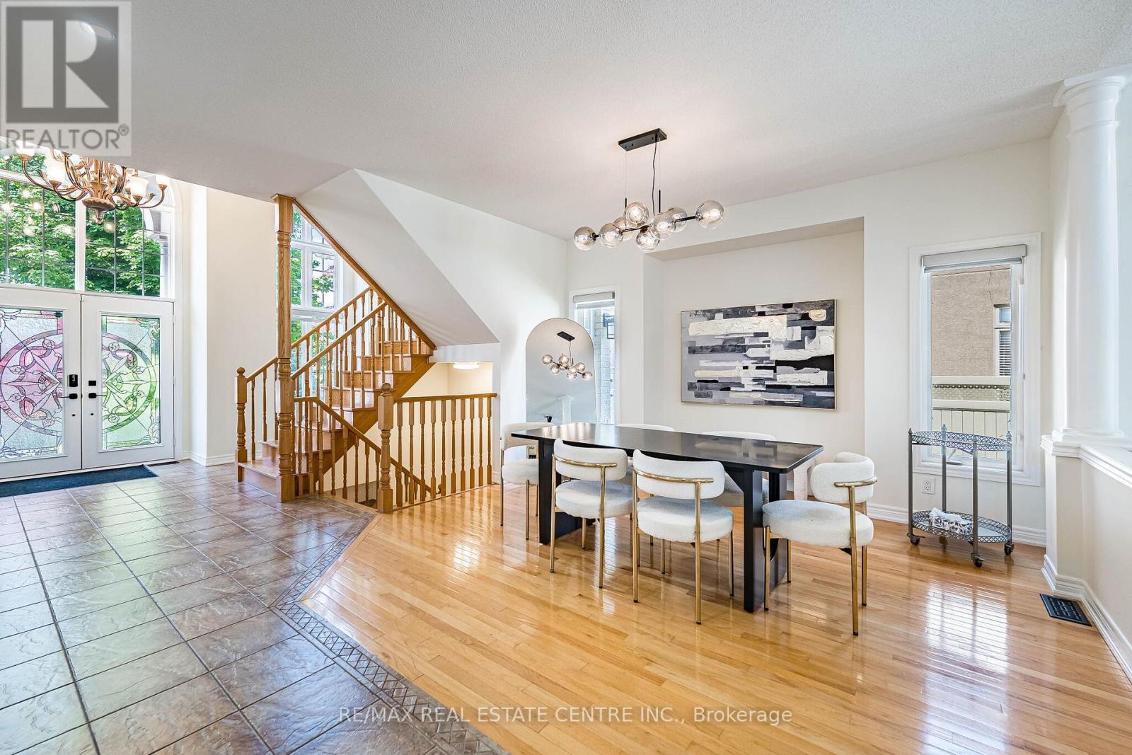 #ANCASTER 137 CLOVERLEAF DRIVE - 10