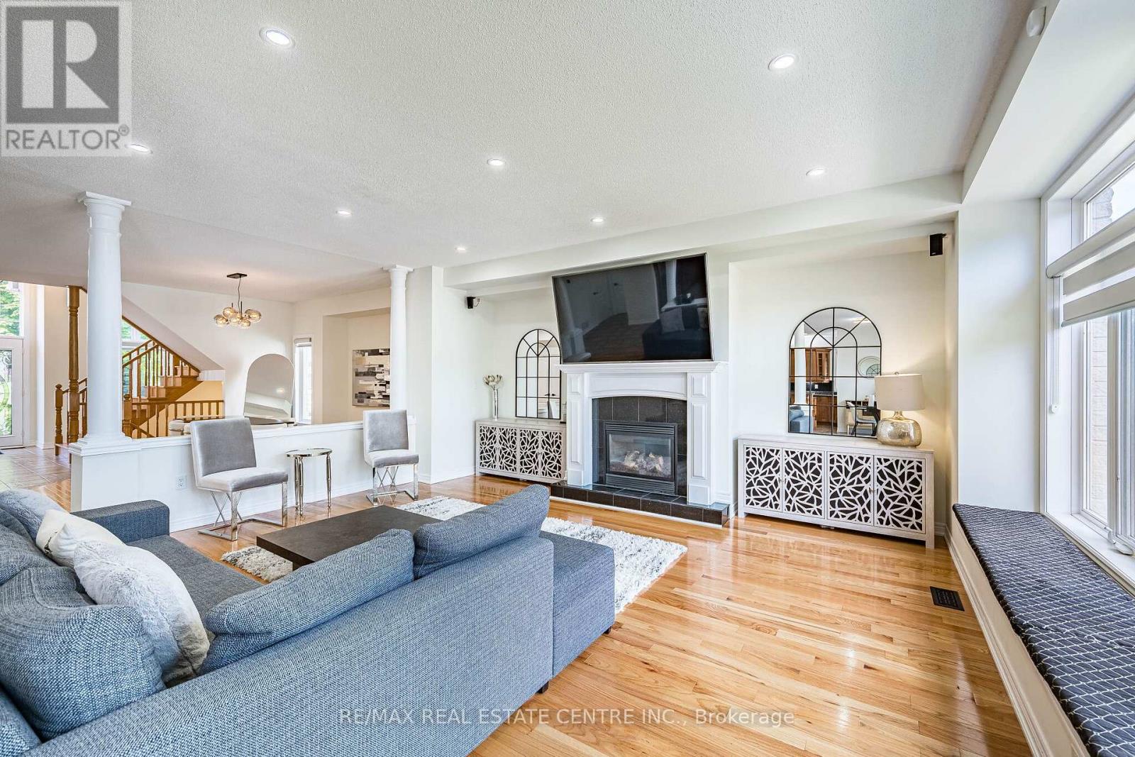 #ANCASTER 137 CLOVERLEAF DRIVE - 14