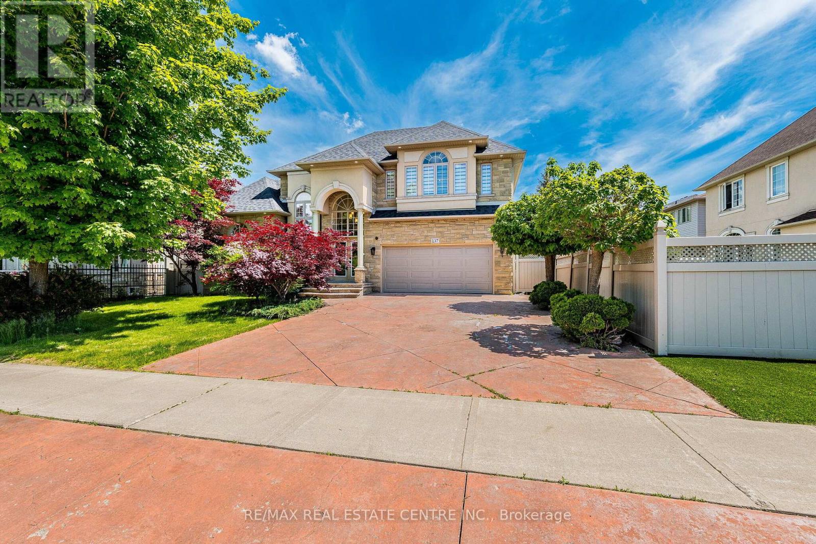 #ANCASTER 137 CLOVERLEAF DRIVE - 2