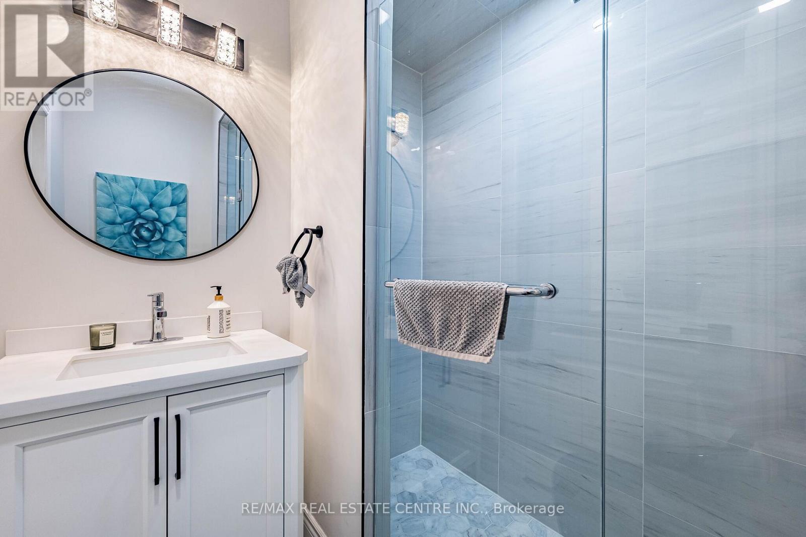 #ANCASTER 137 CLOVERLEAF DRIVE - 26