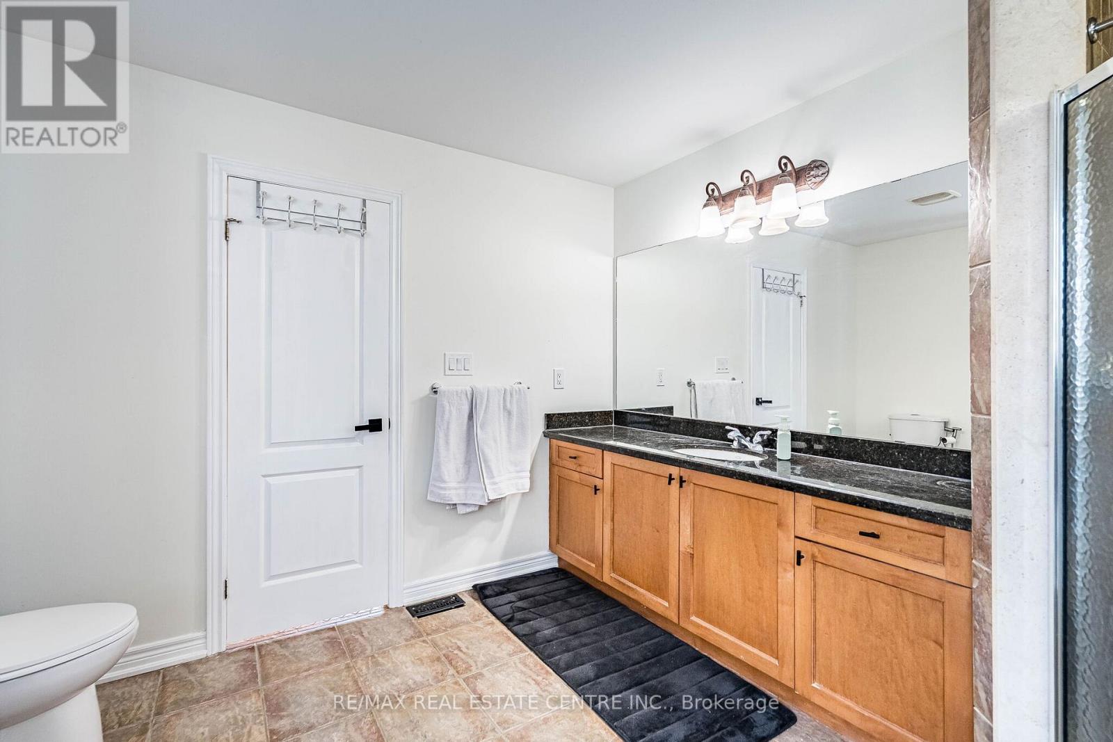 #ANCASTER 137 CLOVERLEAF DRIVE - 35