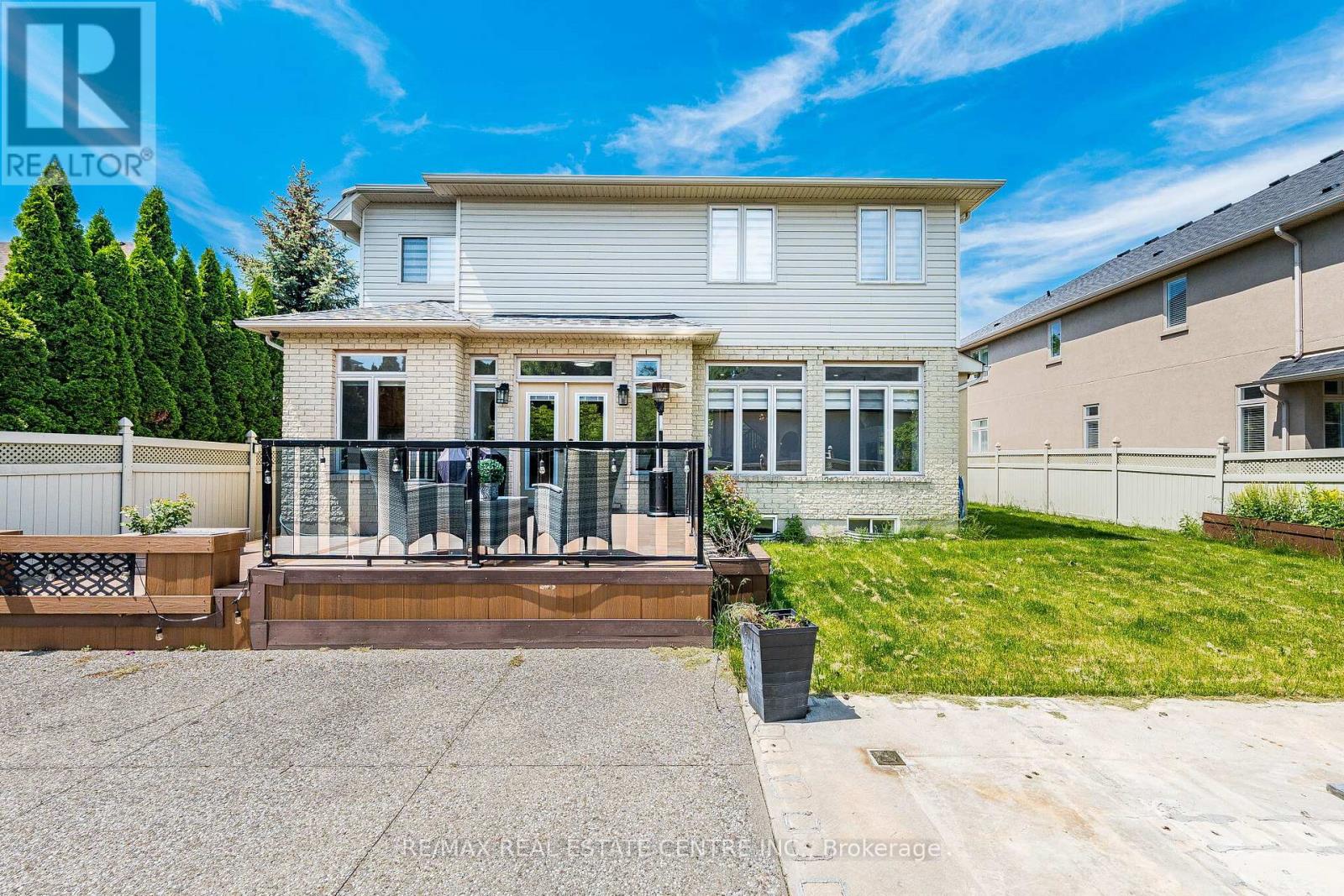 #ANCASTER 137 CLOVERLEAF DRIVE - 46