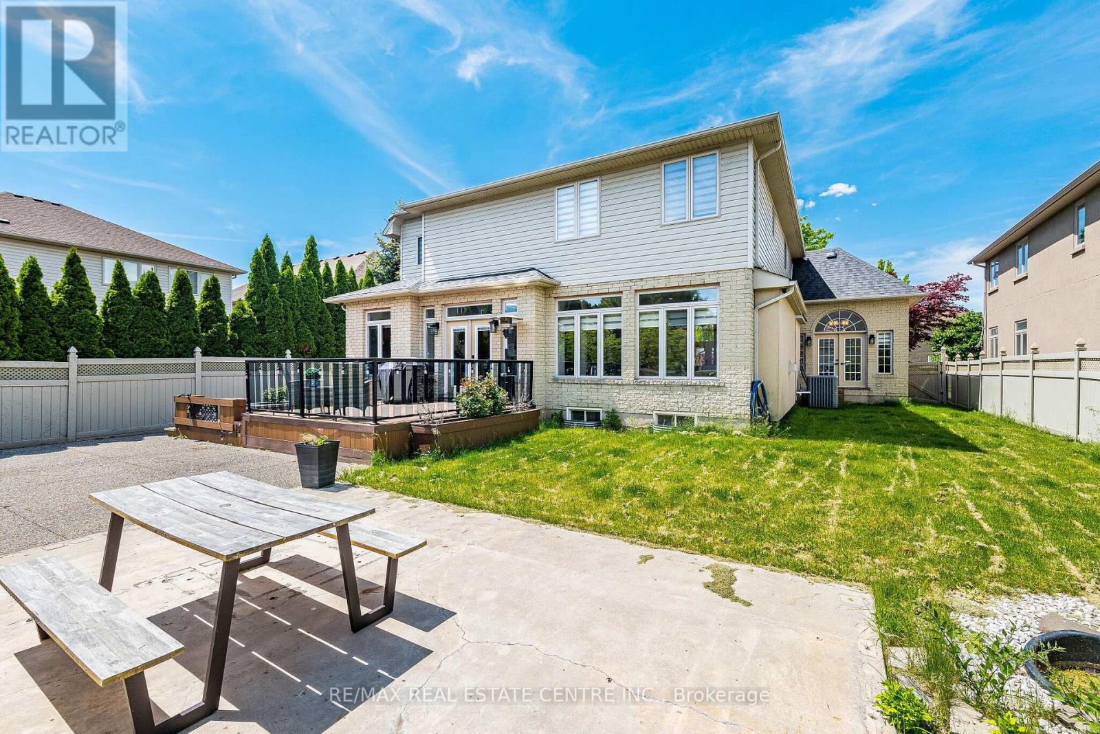 #ANCASTER 137 CLOVERLEAF DRIVE - 47