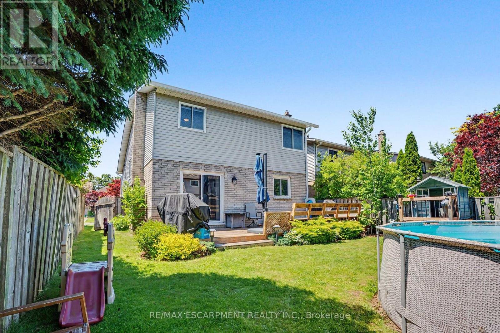 7 REMBRANDT DRIVE - 35