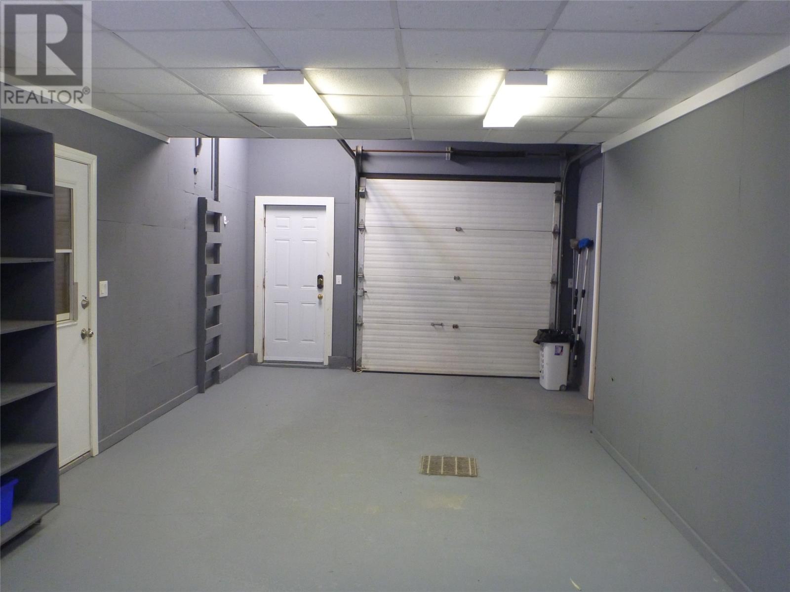 33 Pondside Road - 36