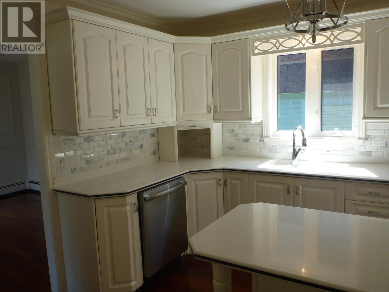 33 Pondside Road - 8