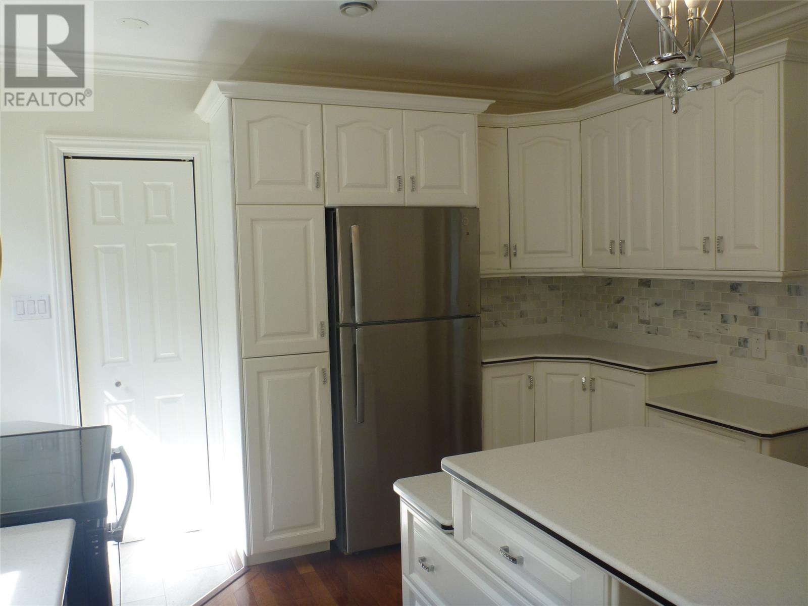 33 Pondside Road - 9