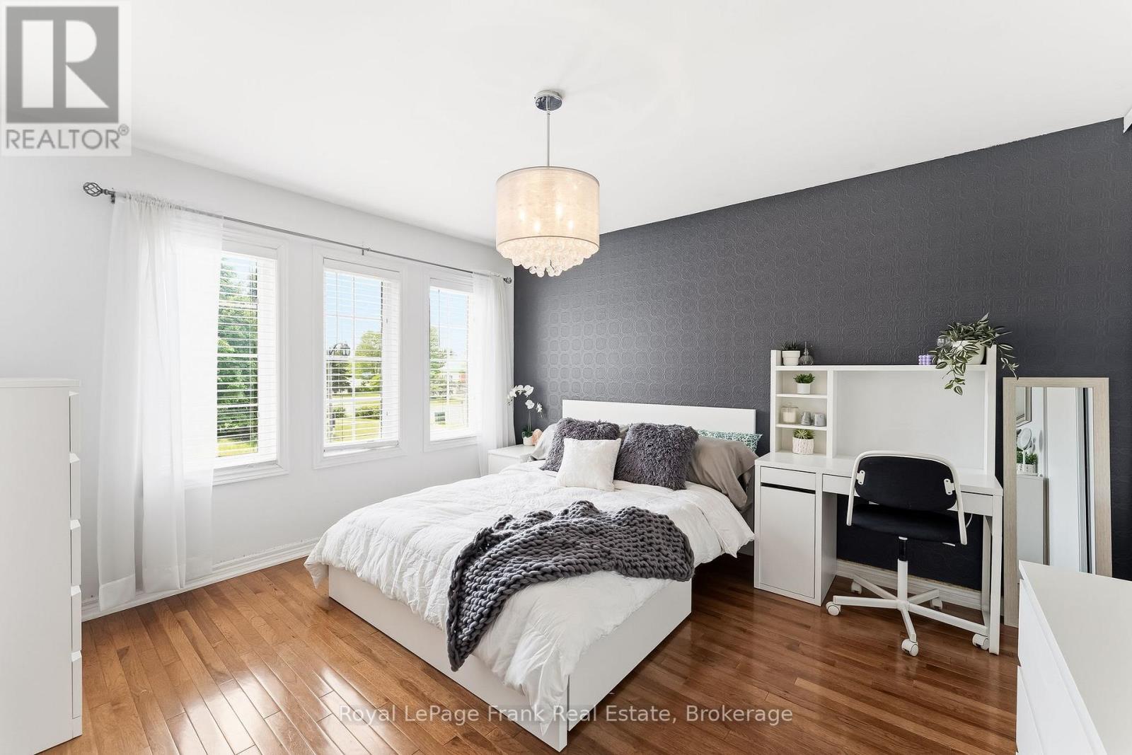 51 GOODHART CRESCENT - 32