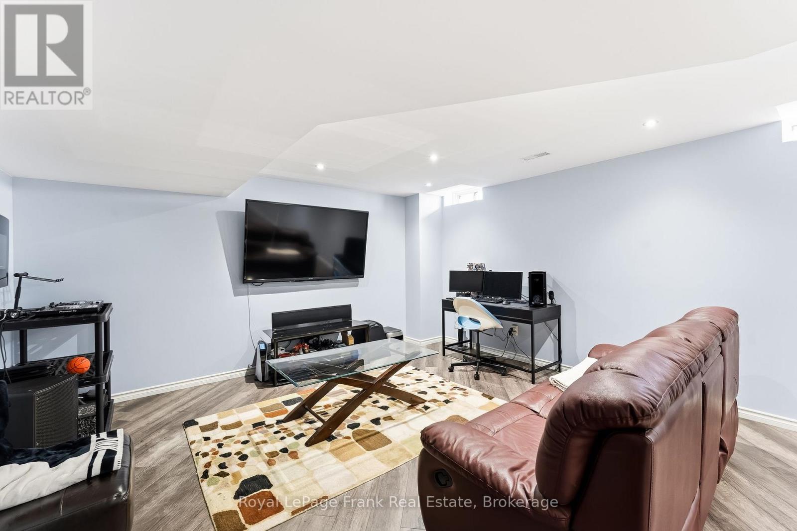 51 GOODHART CRESCENT - 33