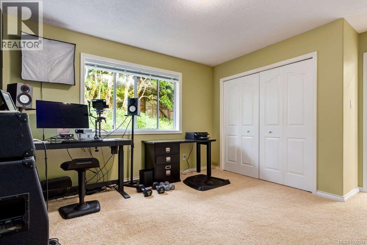 1206 McKenzie Dr - 24