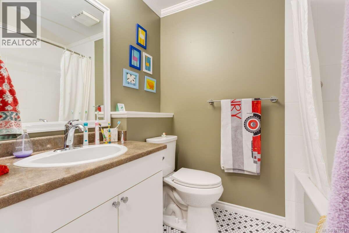 1206 McKenzie Dr - 32