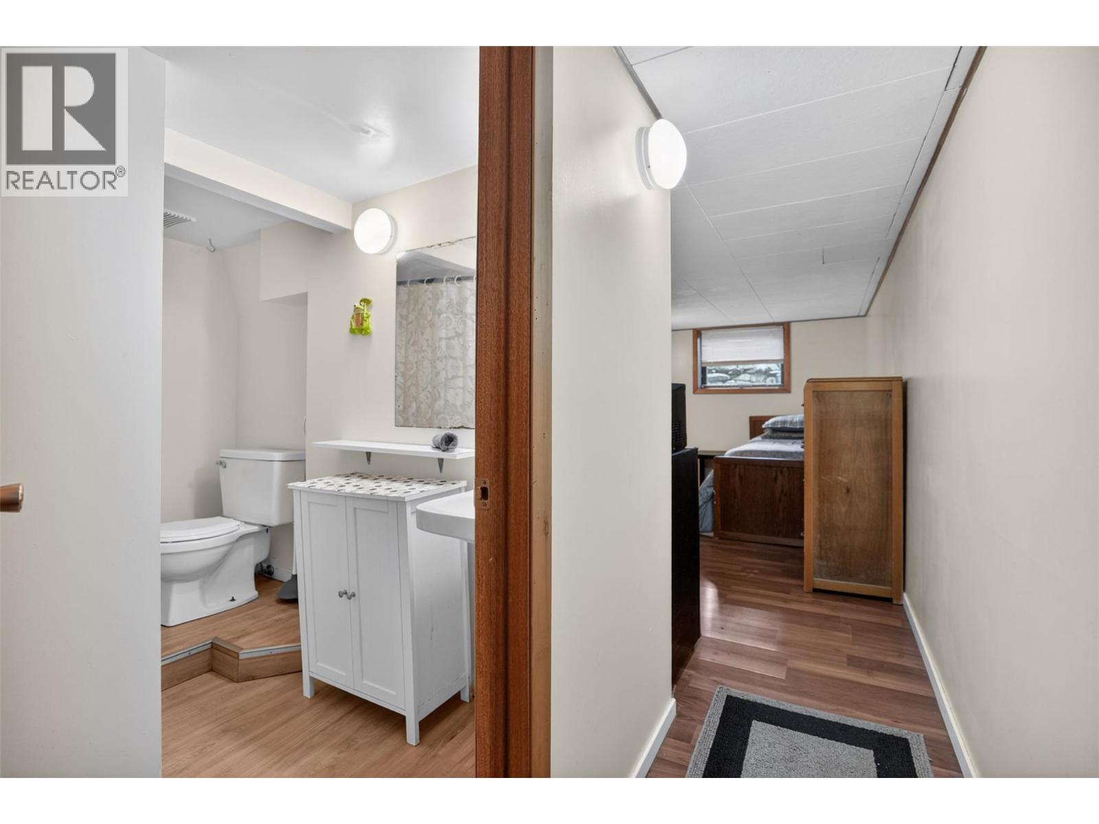 404 Houston Street - 48
