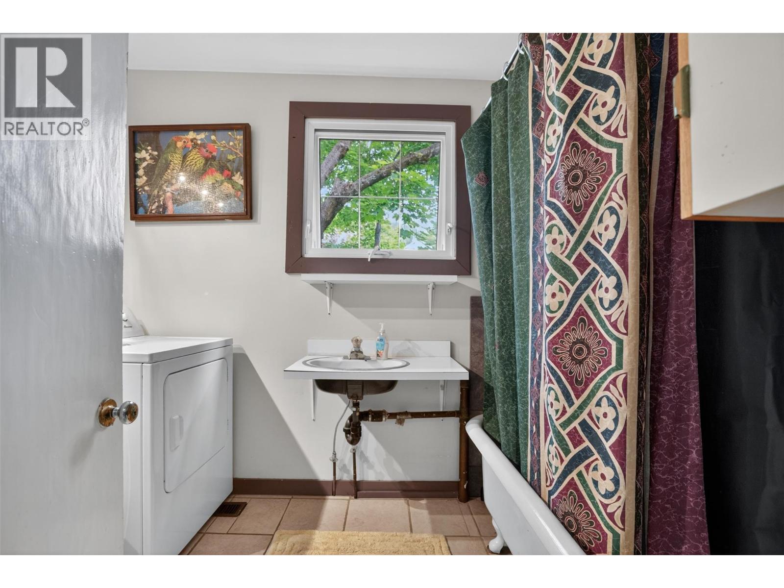 404 Houston Street - 22